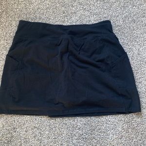 MTA sport size 1X women’s skirt with side pockets. Lightly used.
